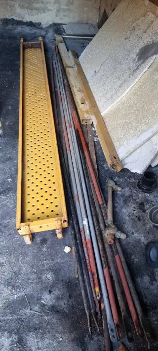 Andamio metálico para construcción