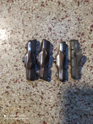 Grupo Shimano 600-105 Saccon tija inflador y más.