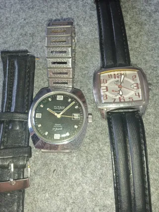 Lote 2 relojes Lotus y Titan Tenox 17 jewels.