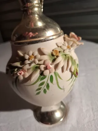 Brocca antica Capodimonte con fiori
