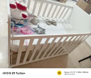 Cuna de bebé blanca