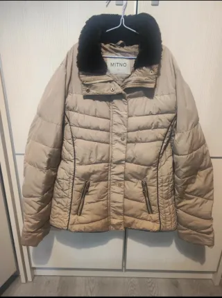 Abrigo acolchado beige MITNO talla M