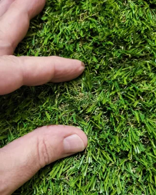 Césped Artificial ALMACENES Ancho 2 y 4 metros