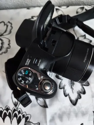 Cámara brige Sony Cyber-shot DHC-H400 Zoom 63x