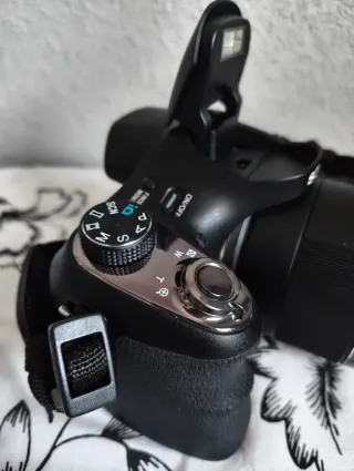 Cámara brige Sony Cyber-shot DHC-H400 Zoom 63x