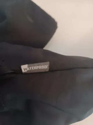 Guantes de esquí o snowboard para niño.