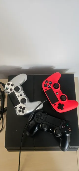 Console PS4 + 3 Controller + Giochi