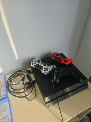 Console PS4 + 3 Controller + Giochi