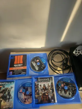 Console PS4 + 3 Controller + Giochi