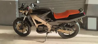 Honda NSR125F Negra y Roja