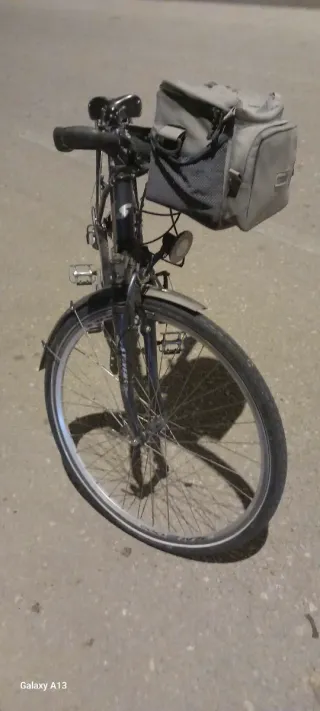 Bicicleta Stevens con bolsa