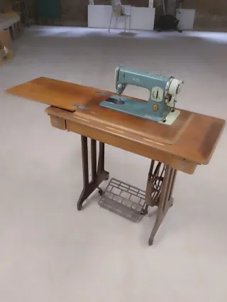 Máquina de coser antigua.