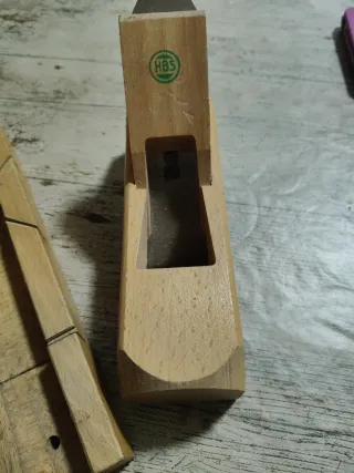 Cepillo madera y caja ingletes HBS