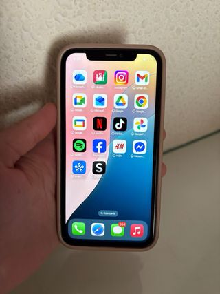 iPhone 11 Apple