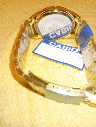 Reloj Casio analógico metal