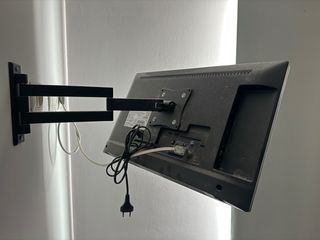 TV Philips 22 pulgadas con soporte