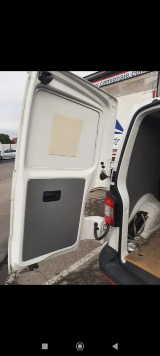 Volkswagen Transporter T5 2015 (furgoneta)