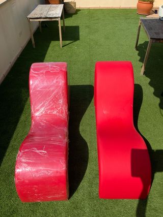 Dos Sofás Tantra Piel Sintética Roja