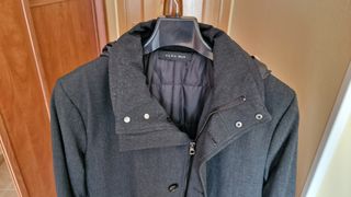 Abrigo tipo gabardina de hombre color gris marengo