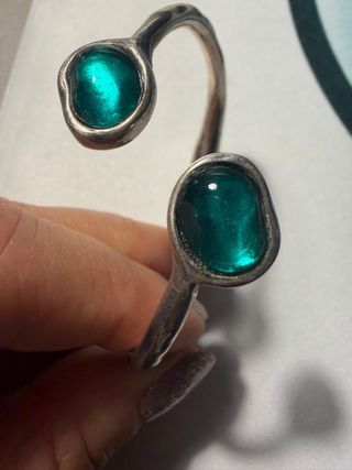 Anillo y pulsera Ciclón verde y plata