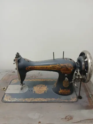 Máquina de coser Singer antigua