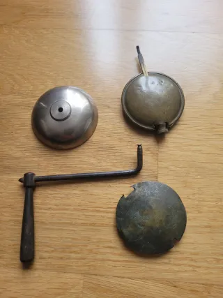 Lote piezas reloj: péndulo, llave, campana