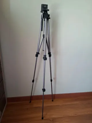 Trípode Firstline para foto y video