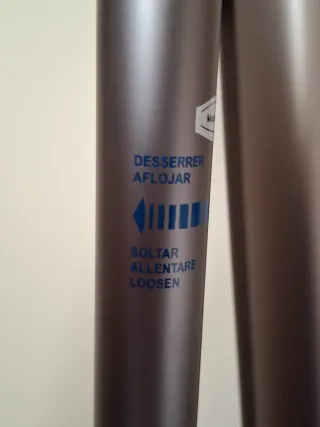 Trípode Firstline para foto y video