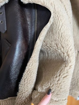 Chaqueta efecto piel con borreguito