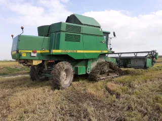 Cosechadora John Deere CTS con orugas