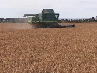 Cosechadora John Deere CTS con orugas