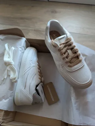 Scarpe Geox nuove beige/bianche taglia 35