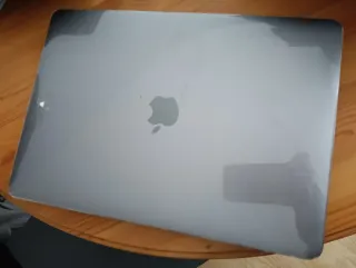 MacBook Air 13 8GB RAM 256GB SSD + Custodia