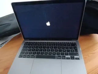 MacBook Air 13 8GB RAM 256GB SSD + Custodia