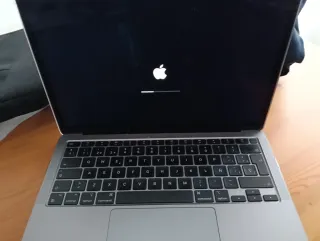 MacBook Air 13 8GB RAM 256GB SSD + Custodia