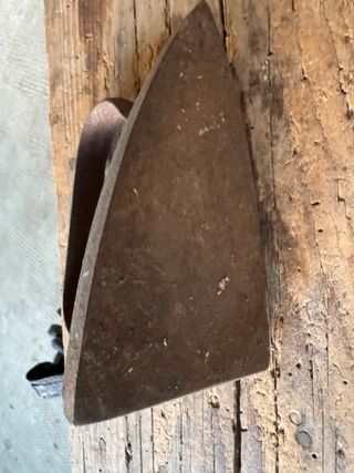 Antico Ferro da Stiro in Ghisa