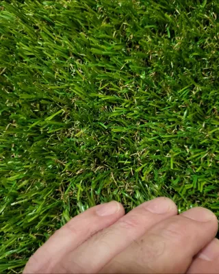 Césped artificial liquidación ancho 2 y 4 metros