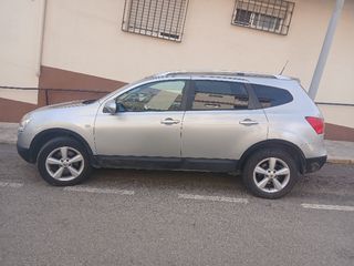 Nissan Qashqai+2 2010
