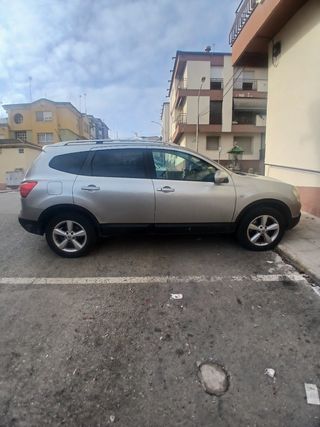 Nissan Qashqai+2 2010