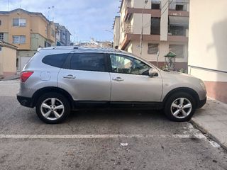 Nissan Qashqai+2 2010