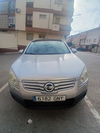 Nissan Qashqai+2 2010