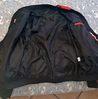 Giubbotto Red Bull nero e rosso