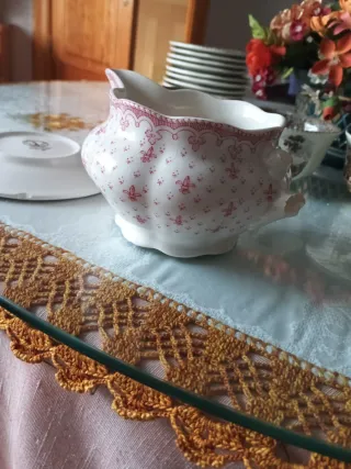 Lechera y plato La Cartuja Flor de LisDefectuosas