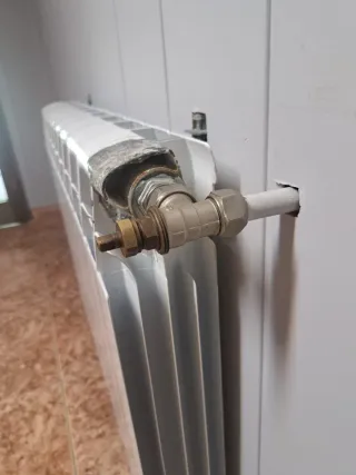 Fontanero calefactor técnico de calderas y gas