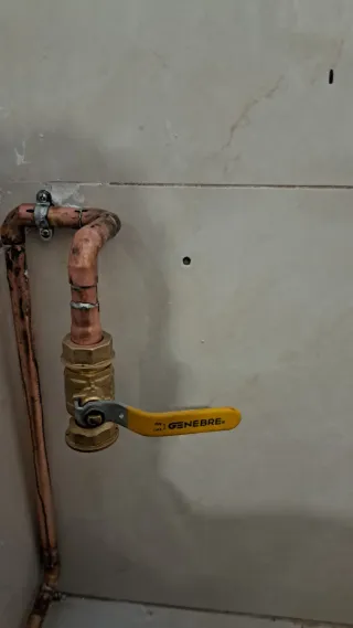 Fontanero calefactor técnico de calderas y gas