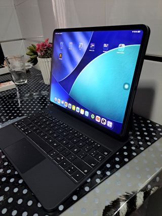 iPad Pro 13 M4 + Apple Pencil Pro + Tastiera