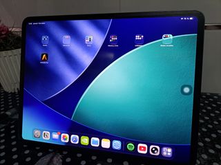 iPad Pro 13 M4 + Apple Pencil Pro + Tastiera