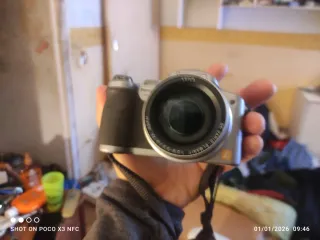 cámara Panasonic modelo DMC FZ8 en muy buen estado