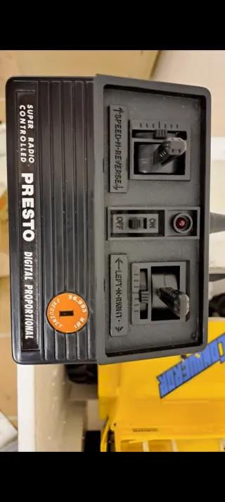 Coche radiocontrol Jeep Conqueror 1/10