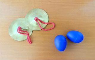 Platillos y huevos musicales infantiles